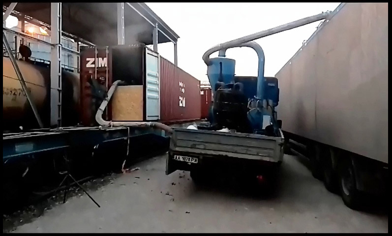 Фото 2. Погрузка стафировка контейнеров по Украине (пылесос)